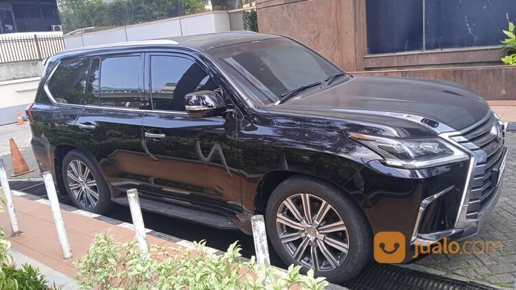 Lexus LX570 4x4 AT 2016