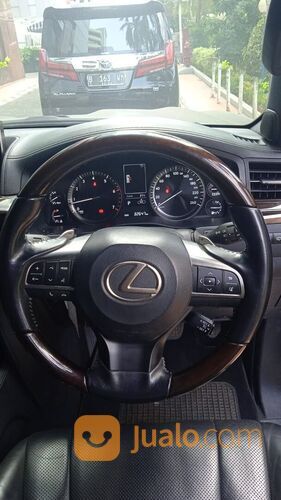 Lexus LX570 4x4 AT 2016