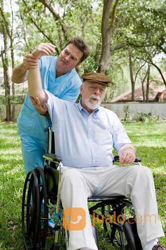 Caregiver lansia ke rumah