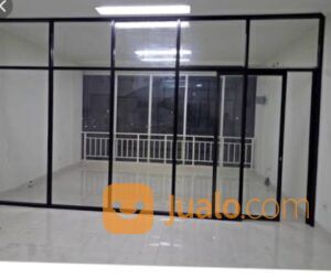 partisi gypsum dan kaca