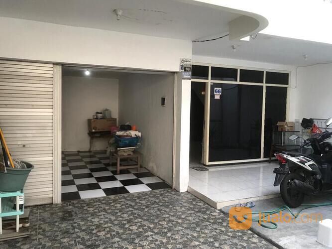 Rumah Surabaya di Jalan Pumpungan IV Dekat Kampus Unitomo