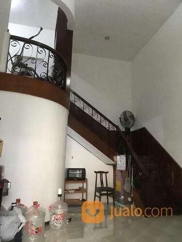 Rumah Surabaya di Jalan Pumpungan IV Dekat Kampus Unitomo