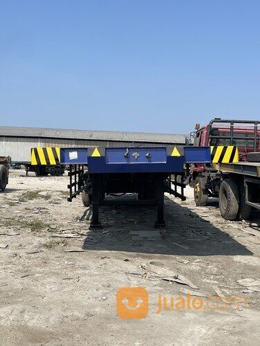Buntut / Ekor Trailer 40 ft Lantai 2 dan 3 Axle kondisi istimewa di Surabaya