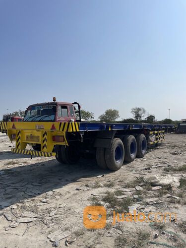 Buntut / Ekor Trailer 40 ft Lantai 2 dan 3 Axle kondisi istimewa di Surabaya