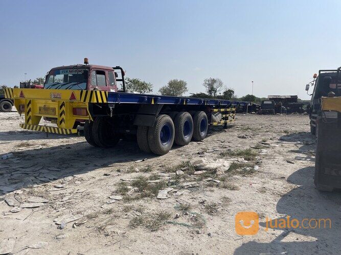 Buntut / Ekor Trailer 40 ft Lantai 2 dan 3 Axle kondisi istimewa di Surabaya