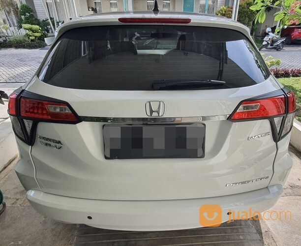 Honda HRV Prestige 1.8L Pearl White