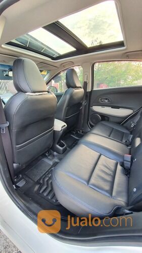 Honda HRV Prestige 1.8L Pearl White