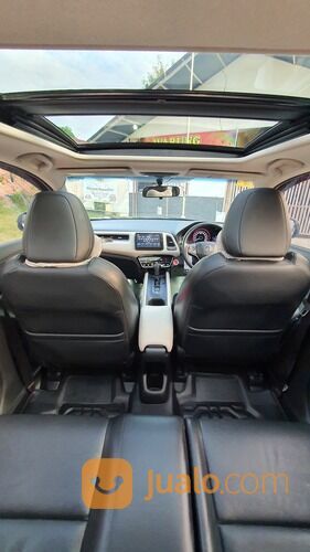 Honda HRV Prestige 1.8L Pearl White