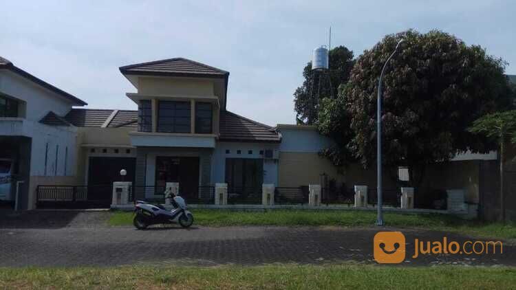 Rumah Mewah Pojok di Kawasan Elit Puri Surya Jaya Sidoarjo