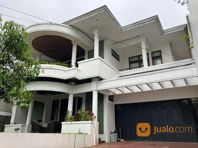 RUMAH MEWAH CIPAKU INDAH SETIABUDI BANDUNG DKT KAMPUS UPI