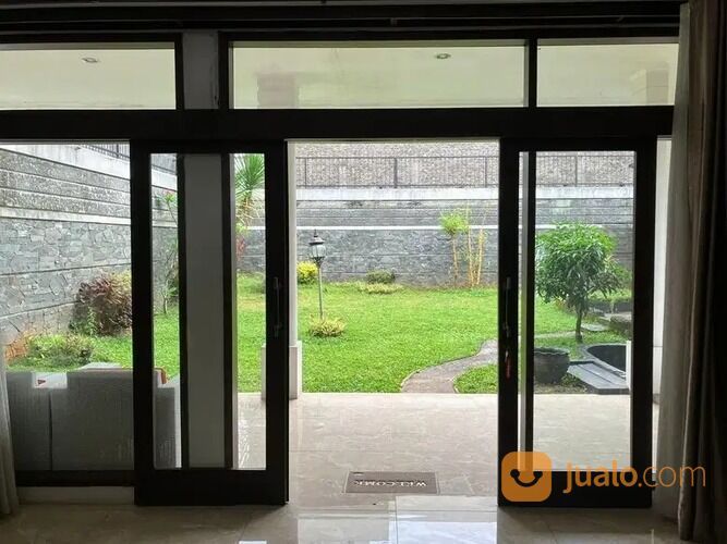 RUMAH MEWAH CIPAKU INDAH SETIABUDI BANDUNG DKT KAMPUS UPI