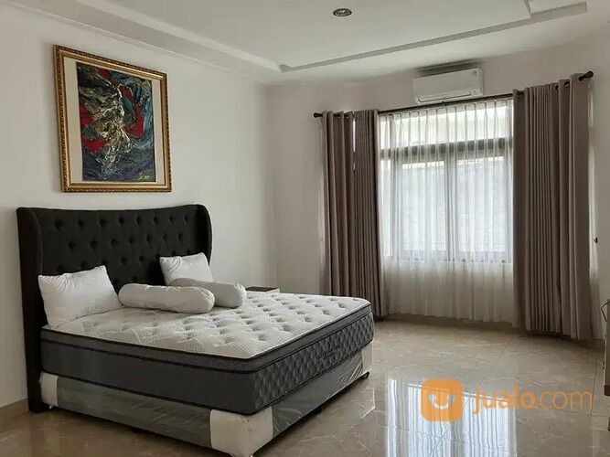 RUMAH MEWAH CIPAKU INDAH SETIABUDI BANDUNG DKT KAMPUS UPI