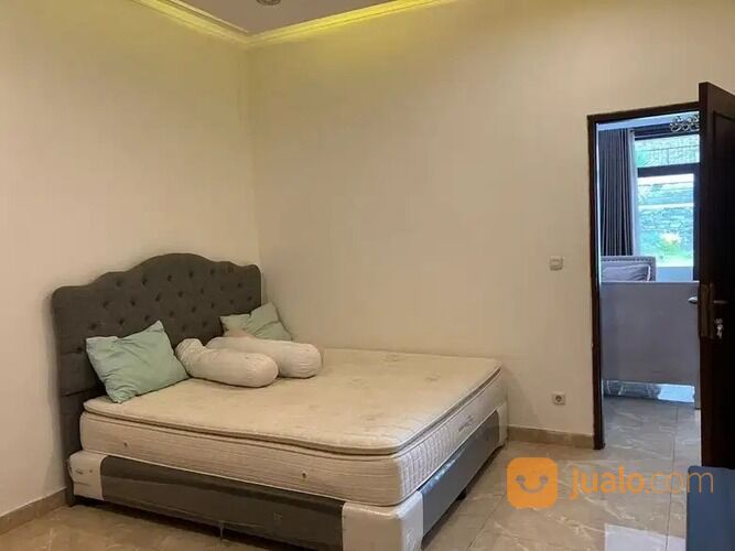 RUMAH MEWAH CIPAKU INDAH SETIABUDI BANDUNG DKT KAMPUS UPI