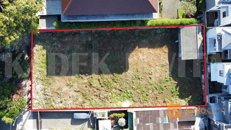 tanah jalan raya puputan renon dekat bank BCA
