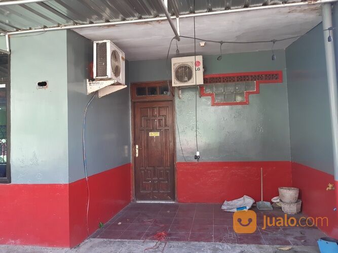 Rumah pojok di Perumahan Bumi Mangli Permai