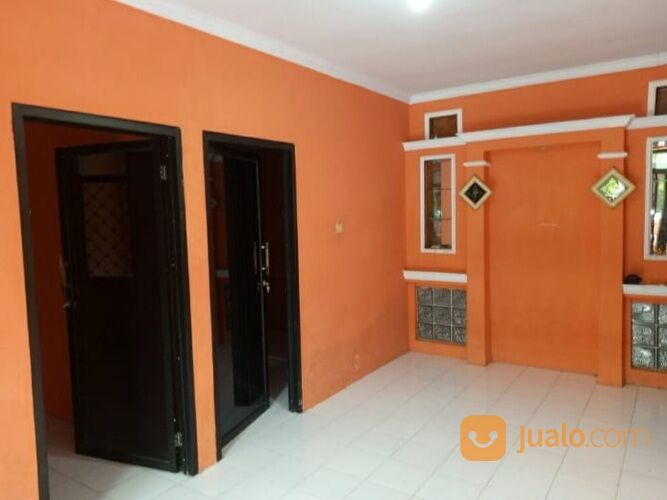 Rumah pojok di Perumahan Bumi Mangli Permai