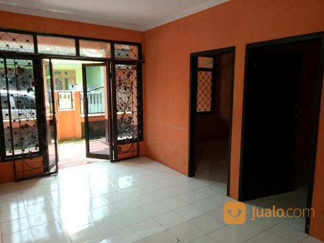 Rumah pojok di Perumahan Bumi Mangli Permai