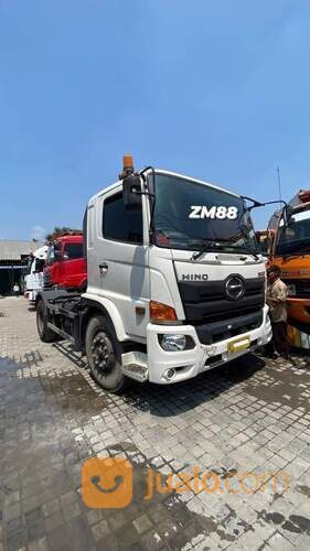 TRUK HEAD TRAILER HINO SG 260 TH