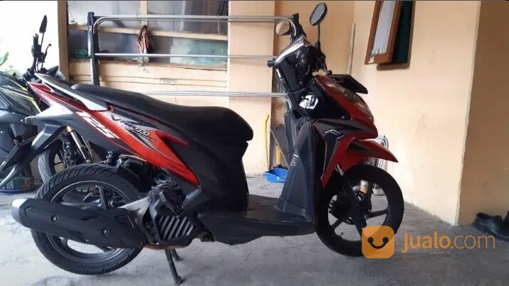 Motor Honda Vario Tahun 2014 Merah