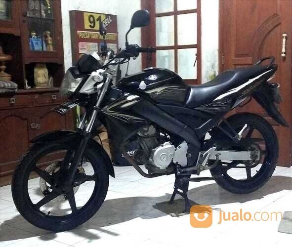 Yamaha Vixion Hitam 2010