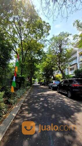 Rumah mewah 3lantai Di Sherwood Residence Kelapa Gading Komplek Perumahan Exclusive