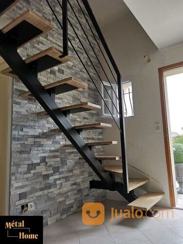 Tangga besi minimalis