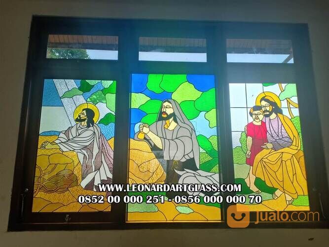 Kaca Patri Gereja Katolik Labuan Bajo