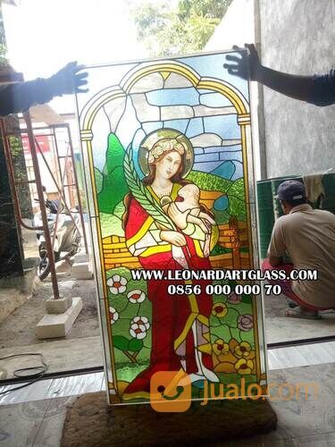 Kaca Patri Gereja Katolik Labuan Bajo