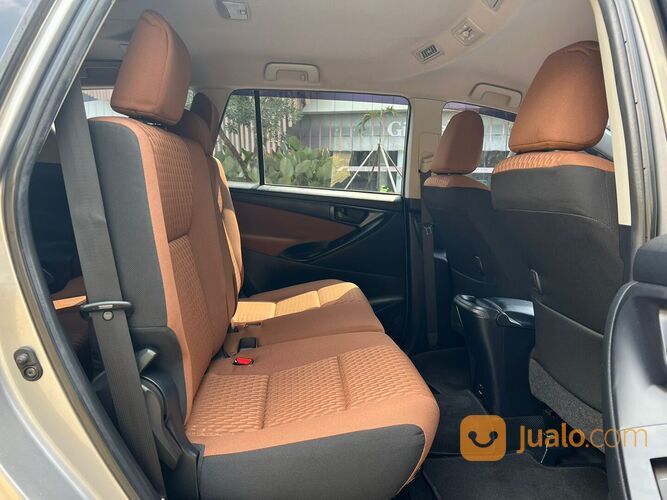 Kijang Innova 2.4 G AT Solar 2017 Silver