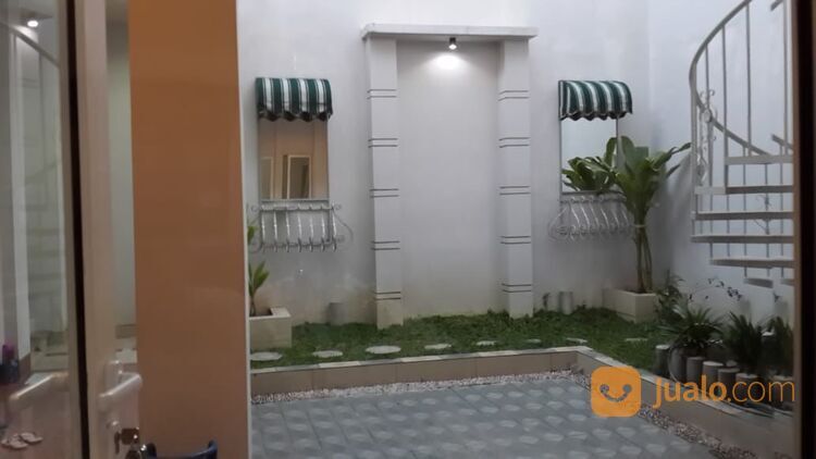 Rumah Manyar Rejo - Surabaya Timur - 5 K.Tidur - Dekat Sekolah Montessori, Galaxy Mall