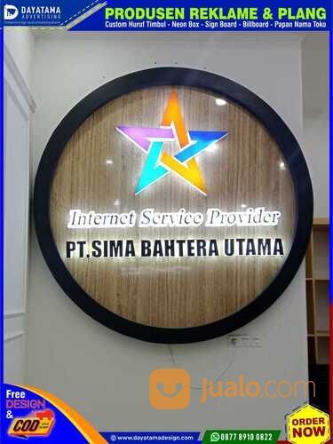 Plang Nama Kantor Neon Box dan Huruf Timbul Akrilik