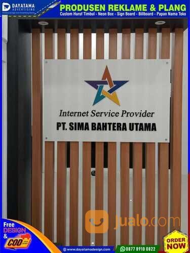 Plang Nama Kantor Neon Box dan Huruf Timbul Akrilik