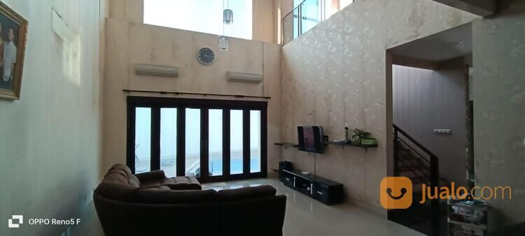 Rumah minimalis Modern Plus Kolam Renang Raffles Hills Cibubur