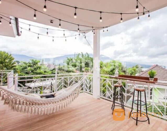 RUMAH VILLA MURAH BATU MALANG KOLAM RENANG PRIBADI LENGKAP PERABOT