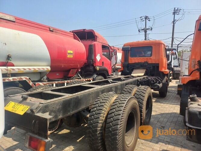 Truk kabin sasis ex dump truk