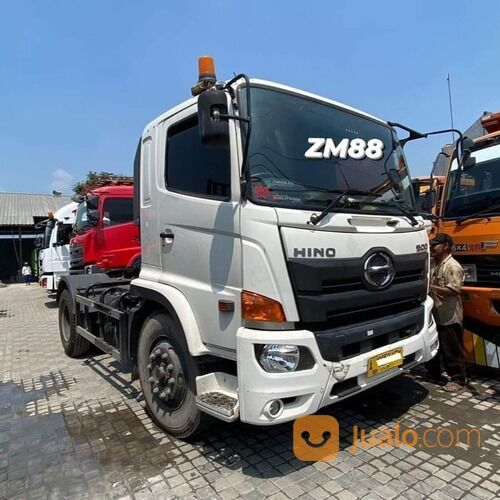 TRUK HINO SG 260 TI