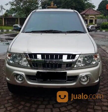 Isuzu panther grand touring diesel tahun 2010