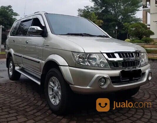 Isuzu panther grand touring diesel tahun 2010