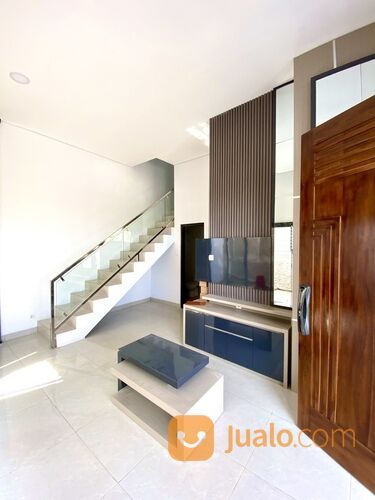 Rumah Mewah Dua Lantai Tipe 65 Bergaya Skandinavian Dekat UNS dan Solo Safari di Triyagan Mojolaban