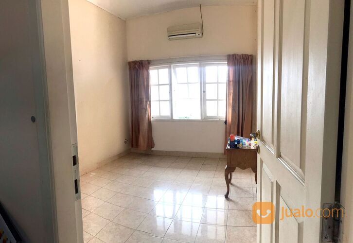 Rumah Minimalis Ada AC Dekat Jalan 2 Mobil di Tebet