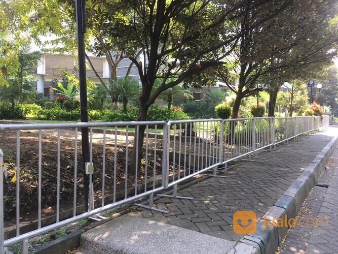 SEWA ROWING BARIKADE PAGAR PEMBATAS SURABAYA