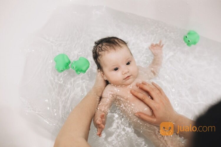 Jasa Memandikan Bayi Baru Lahir di Surabaya Datang ke Rumah