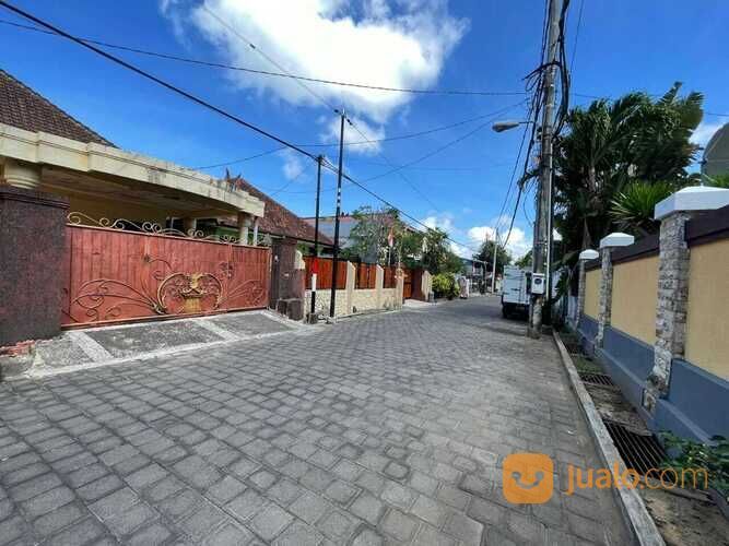 Rumah jl.Pulau Moyo Denpasar selatan Pedungan Bali