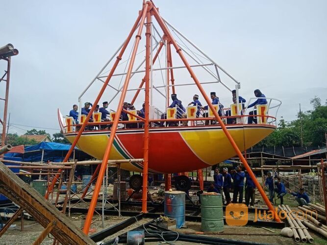 kora kora naga pasar malam