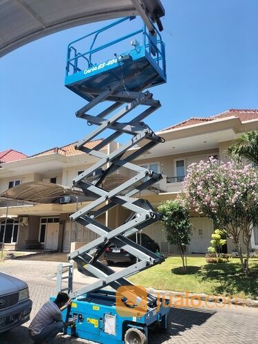 Scissor lift 12 meter di solo jogja kudus pati pemalang magelang demak wonosobo kendal