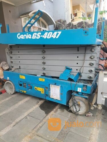 Scissor lift 12 meter di solo jogja kudus pati pemalang magelang demak wonosobo kendal