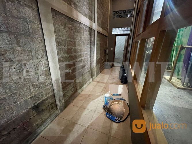 ruko lantai 3 dewi sri sunset road legian kuta