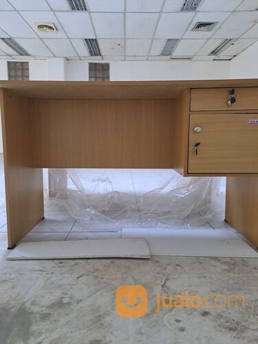 Meja tulis - meja kasir - meja setengah biro ex kantor terawat