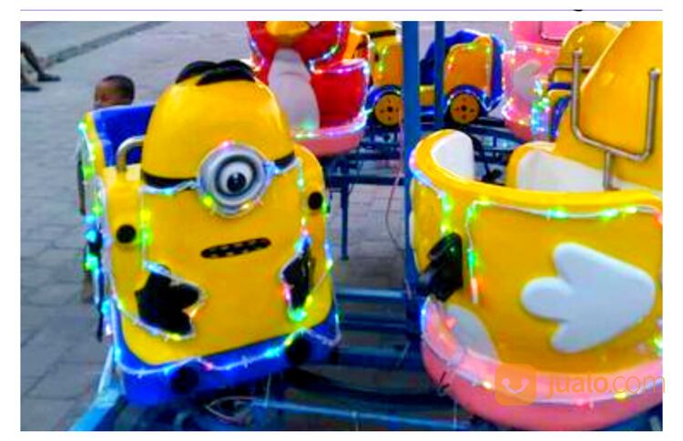 Kereta minion rel panggung odong odong Baru