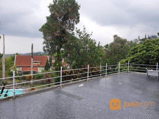 Villa Tretes Raya ada Kolam Renang